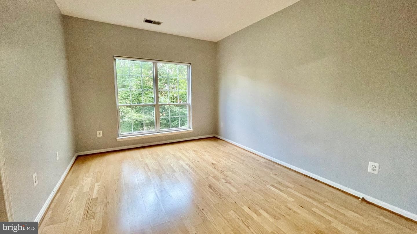 4870 Eisenhower Avenue #203 photo 17