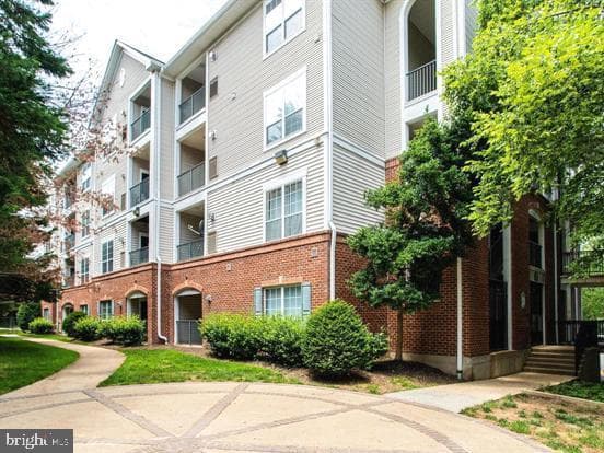4870 Eisenhower Avenue #203 photo 2