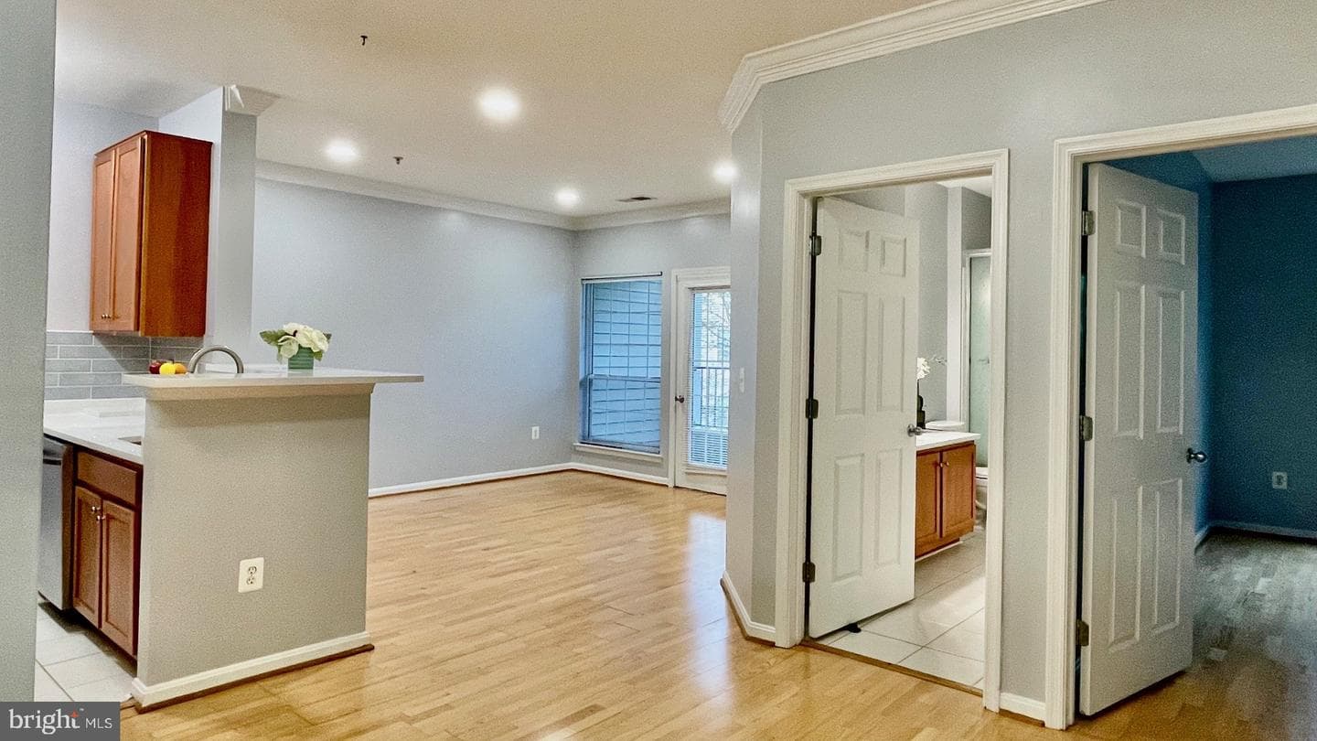 4870 Eisenhower Avenue #203 photo 6