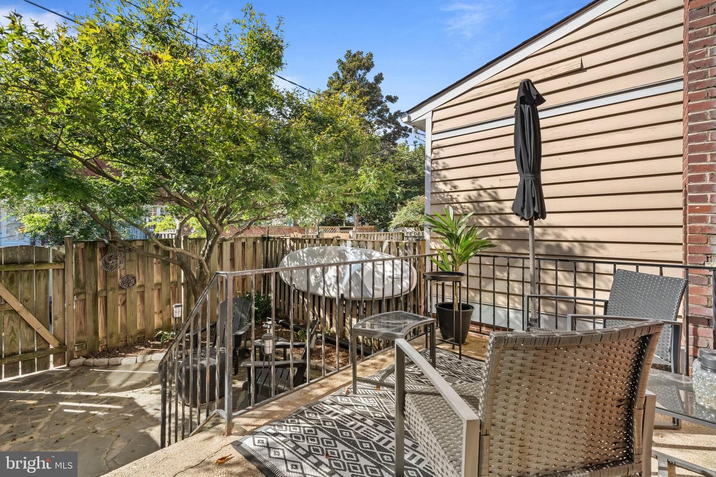 708 Chetworth Place photo 32