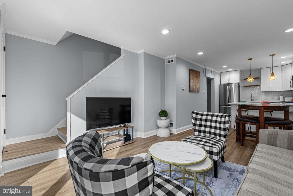 31 W Reed Avenue photo 5
