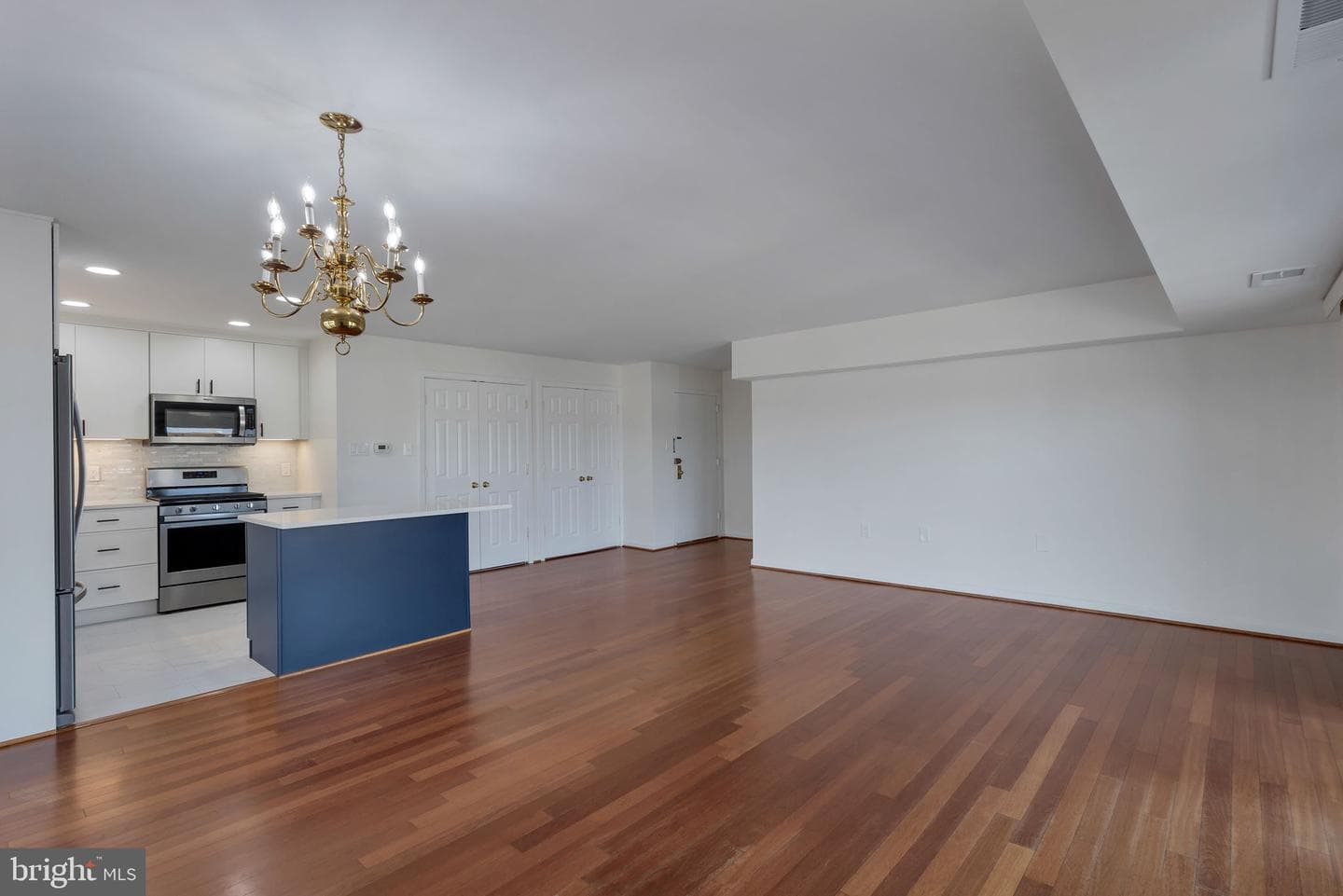 5250 Valley Forge Drive #802 photo 3