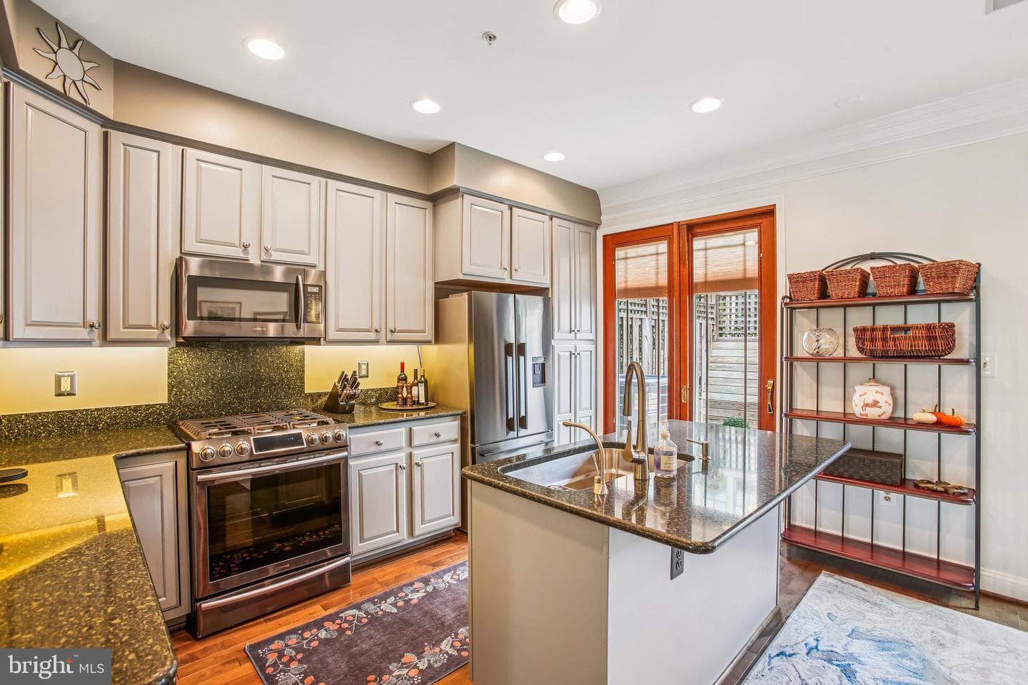 313 Hearthstone Mews photo 15