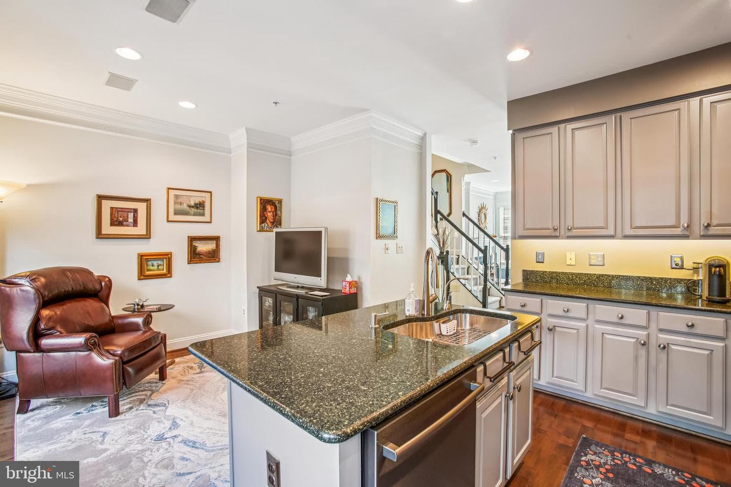 313 Hearthstone Mews photo 19