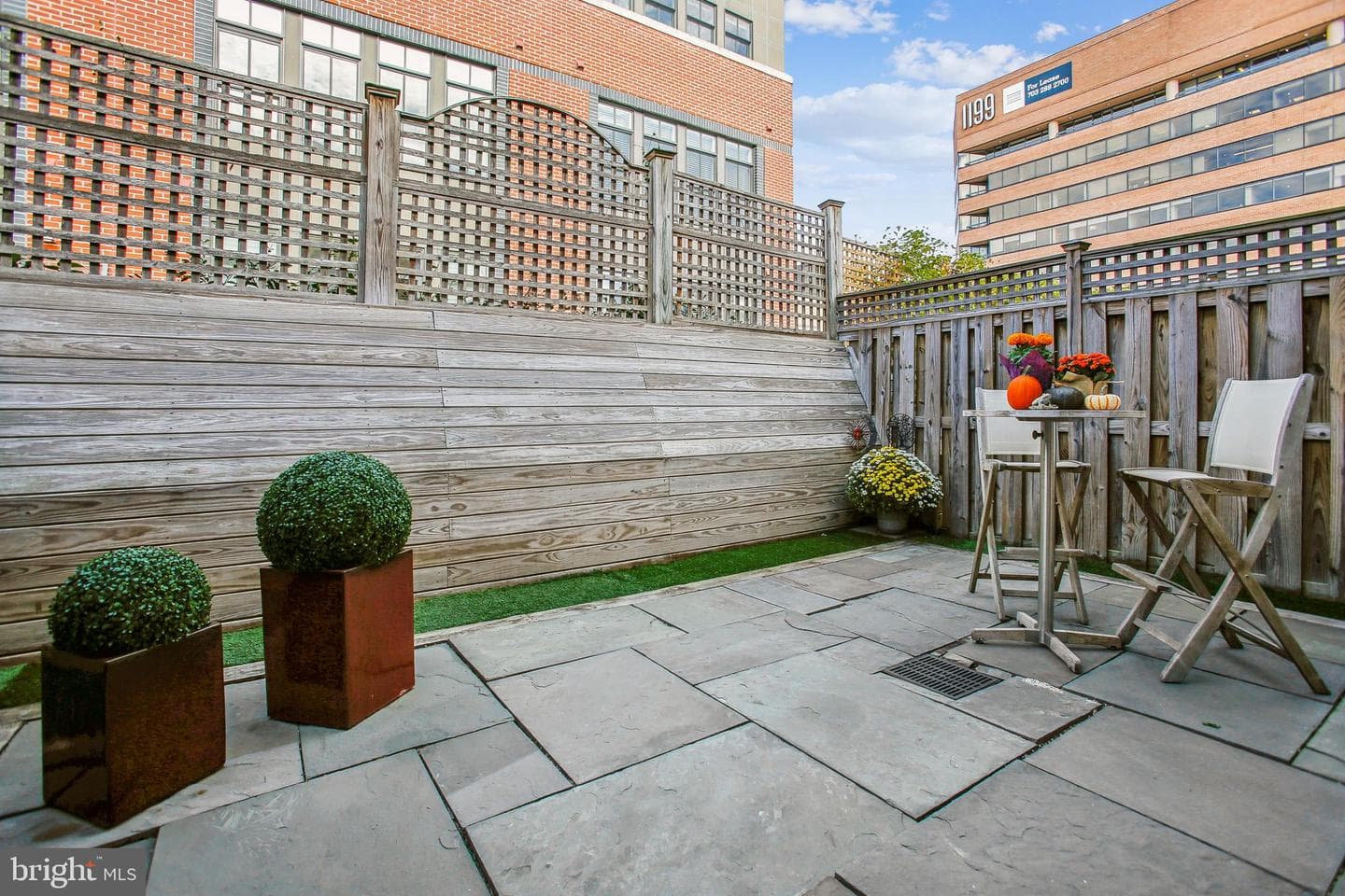 313 Hearthstone Mews photo 64