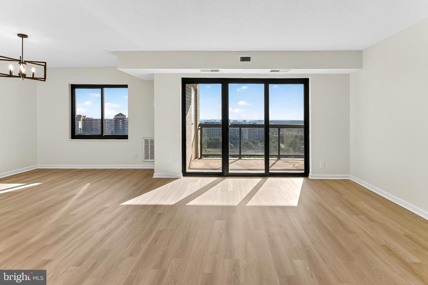 205 Yoakum Parkway #1509 photo 12