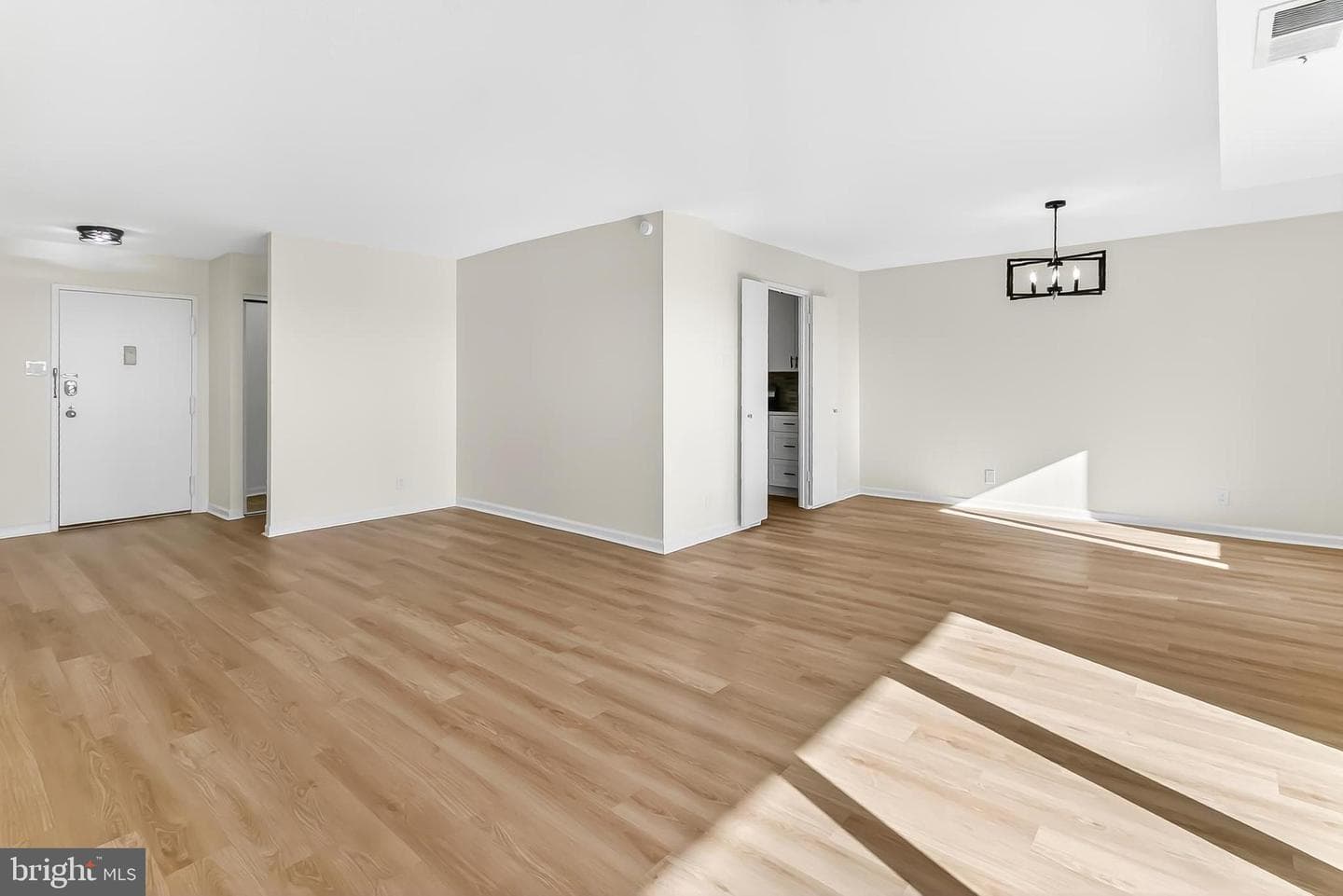 205 Yoakum Parkway #1509 photo 16