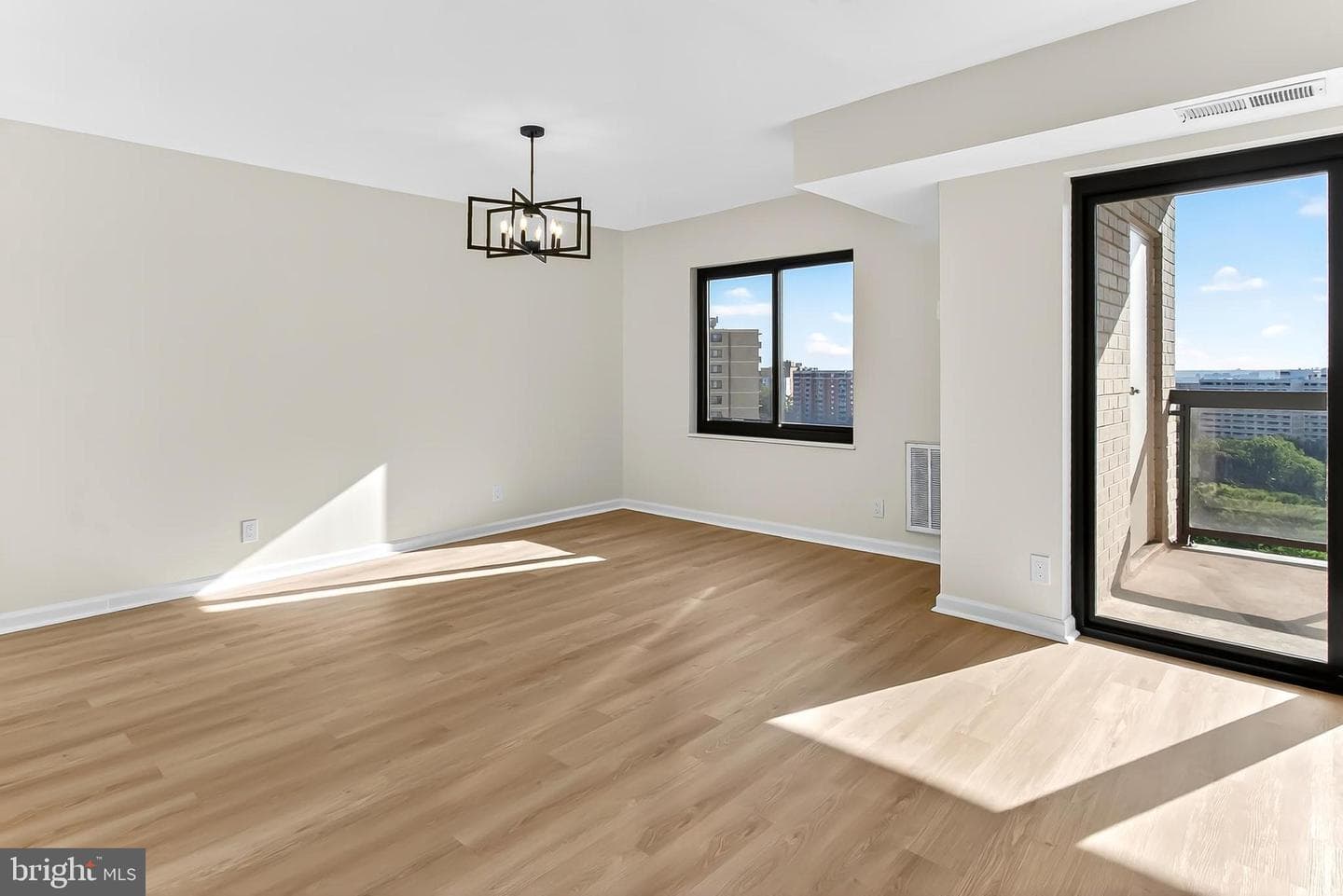 205 Yoakum Parkway #1509 photo 18