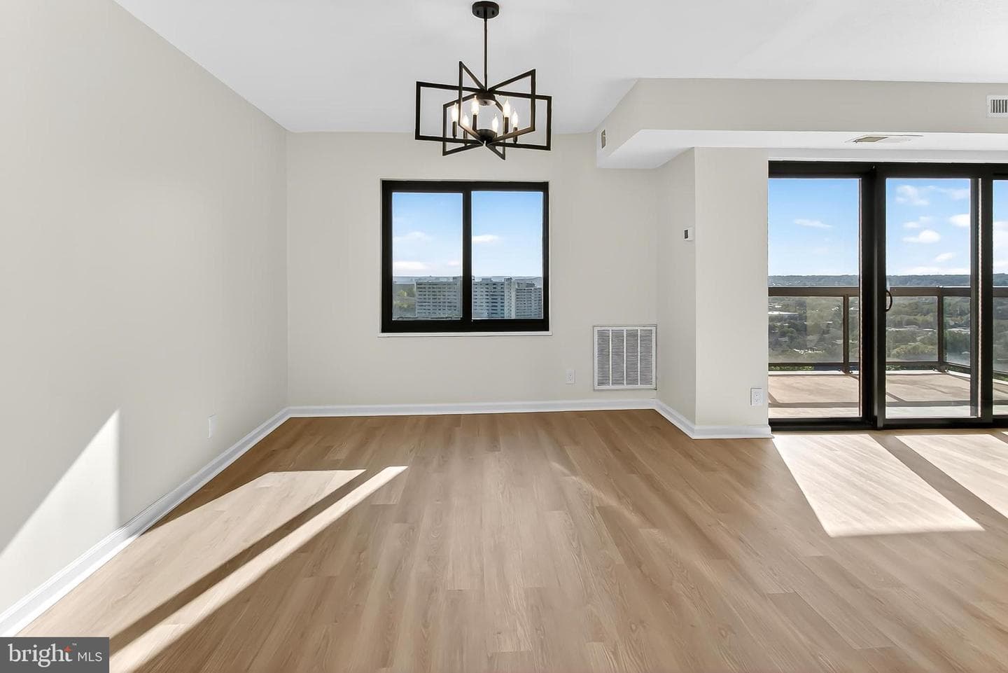 205 Yoakum Parkway #1509 photo 21