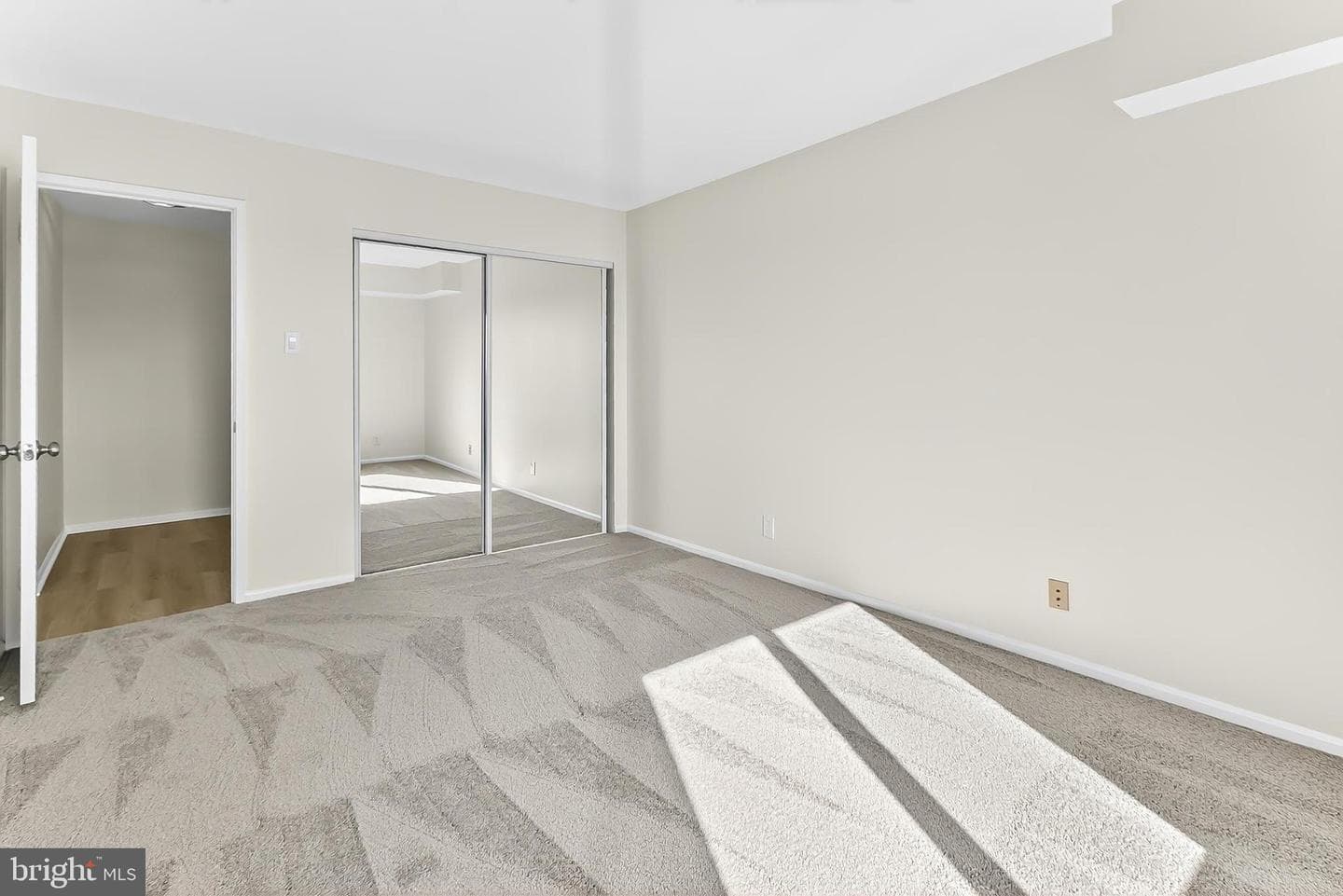 205 Yoakum Parkway #1509 photo 38