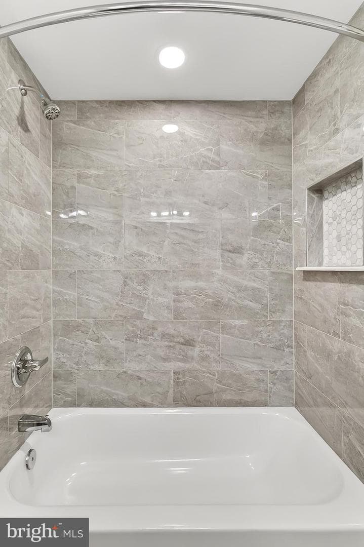 205 Yoakum Parkway #1509 photo 40