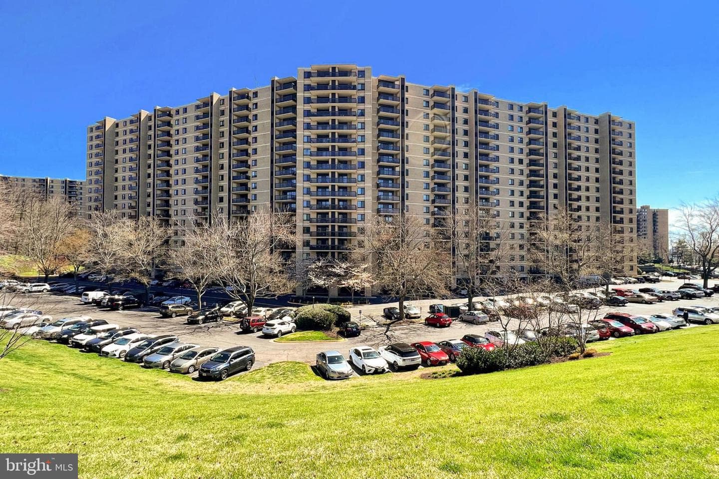 205 Yoakum Parkway #1509 photo 44