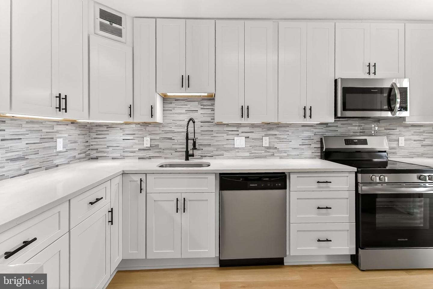 205 Yoakum Parkway #1509 photo 7