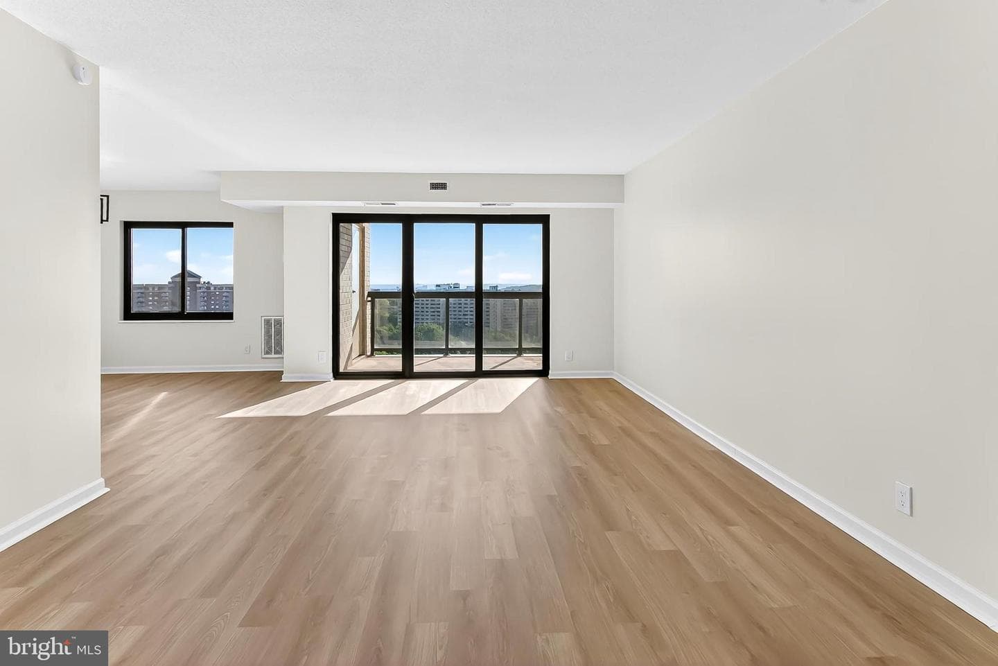205 Yoakum Parkway #1509 photo 9