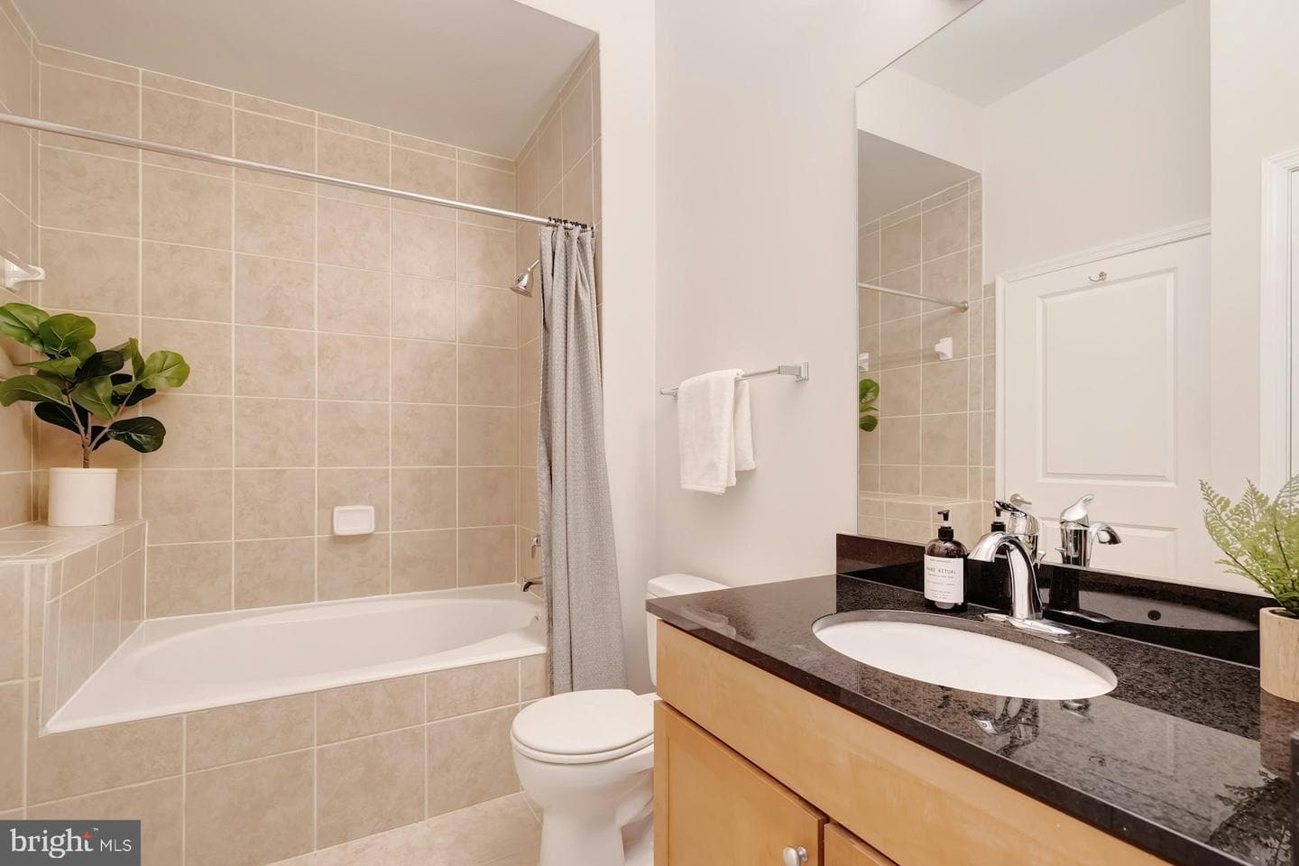 309 Holland Lane #126 photo 32