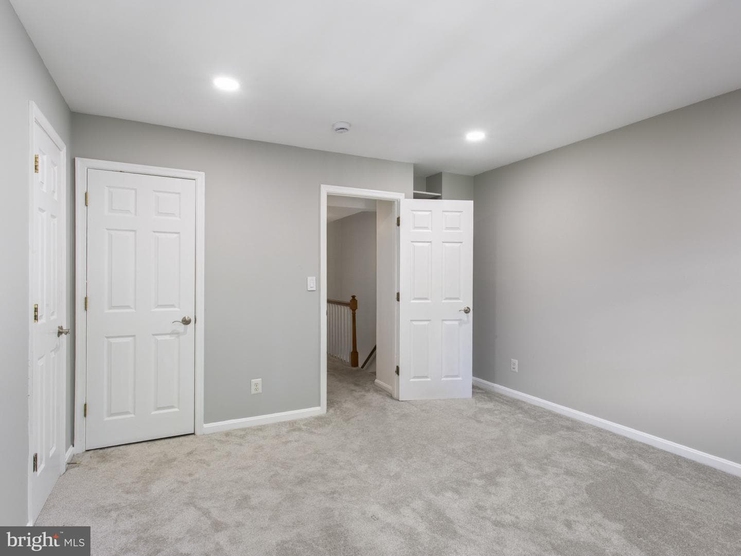 1267 N Van Dorn Street photo 16
