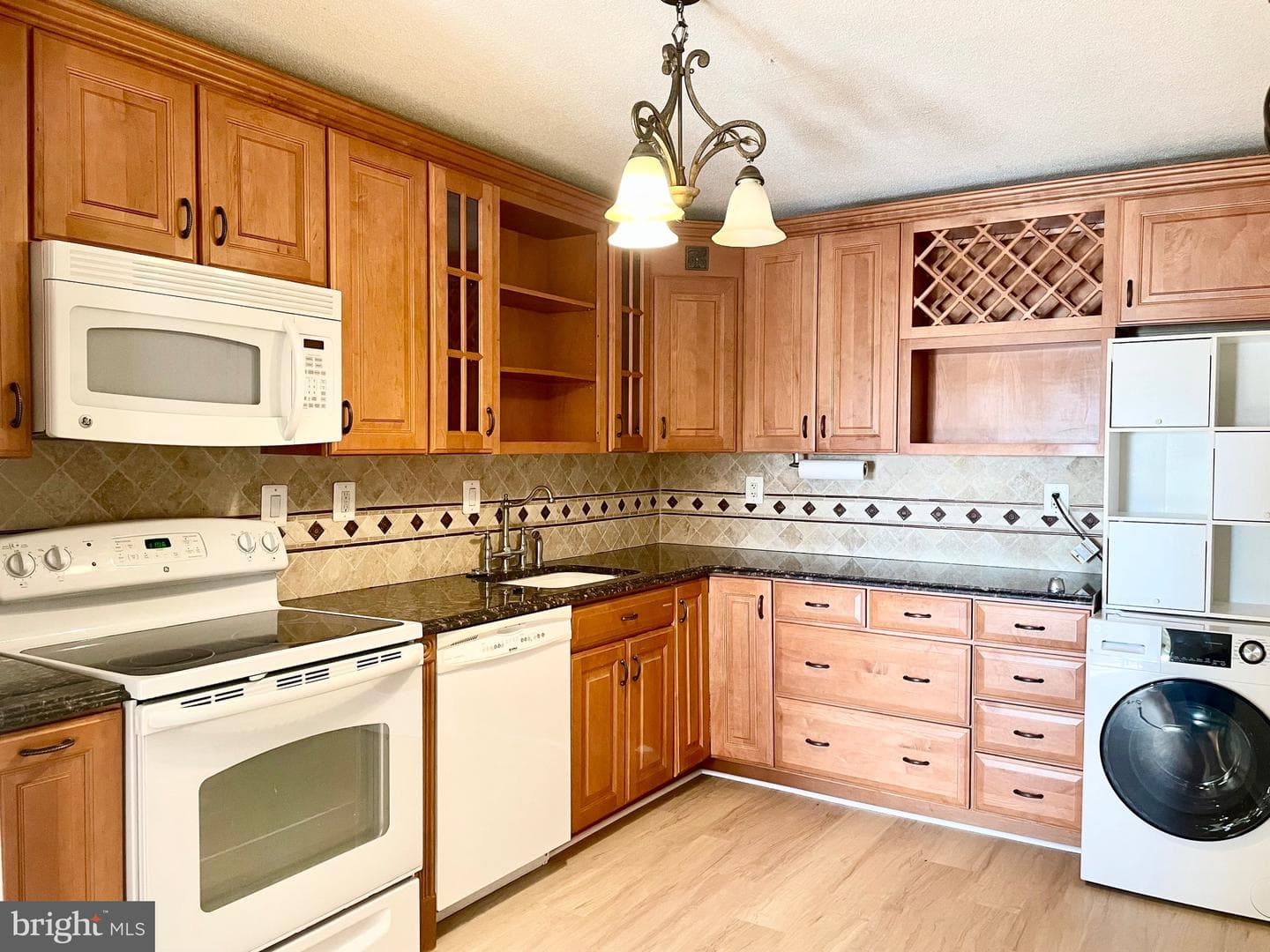 205 Yoakum Parkway #823 photo 10
