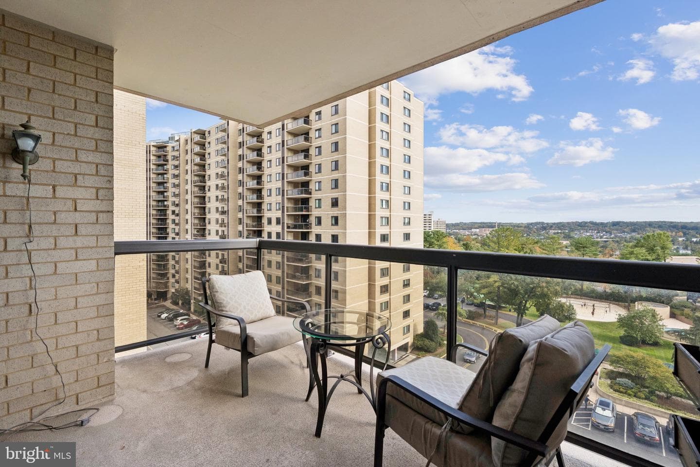 205 Yoakum Parkway #823 photo 19