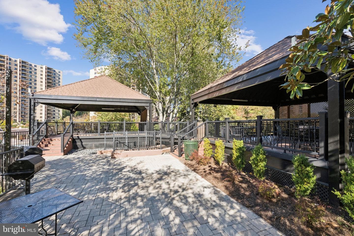205 Yoakum Parkway #823 photo 49