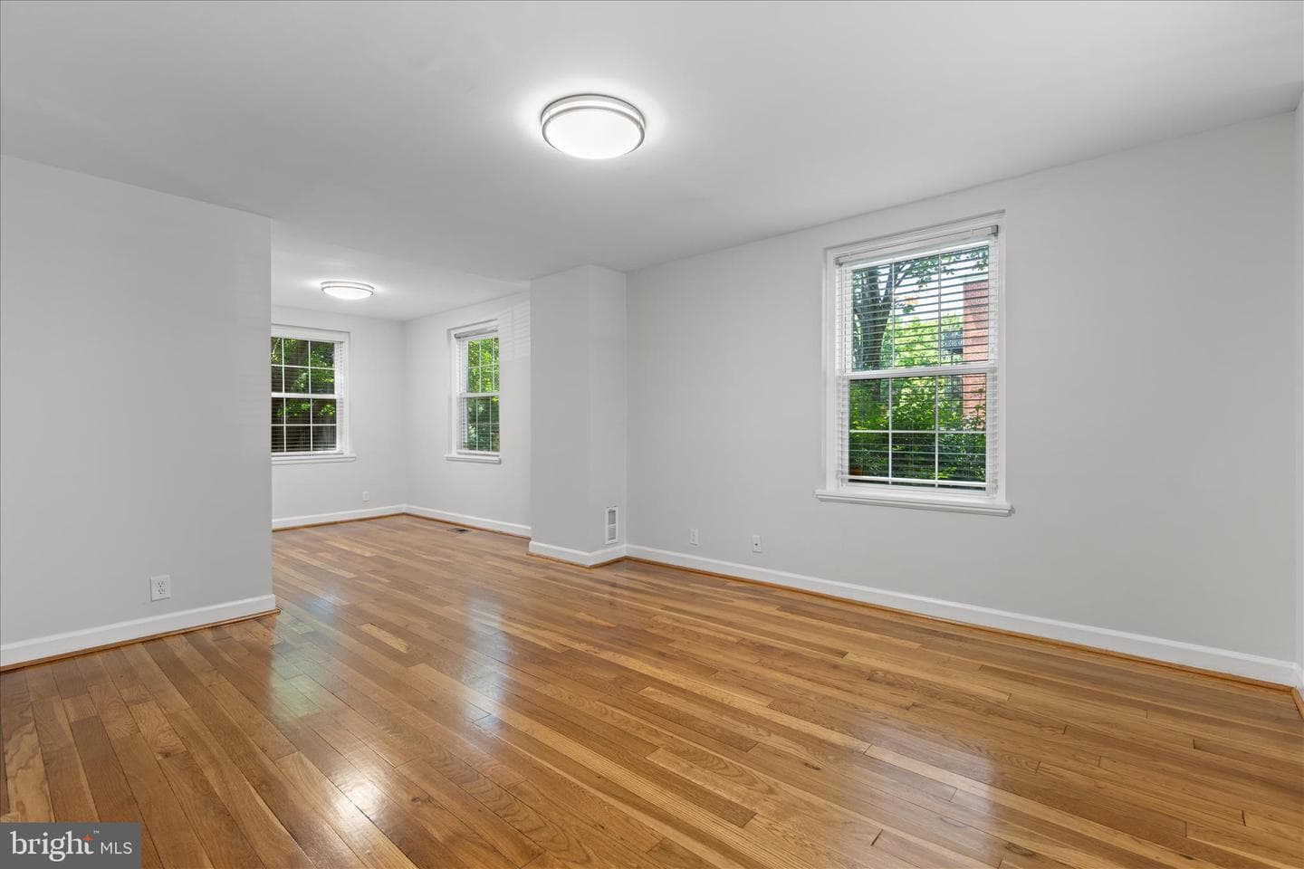2990 S Columbus Street photo 16