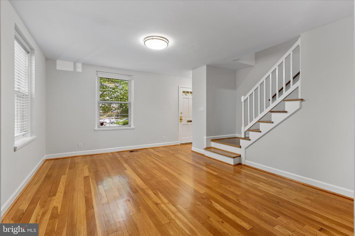 2990 S Columbus Street photo 4