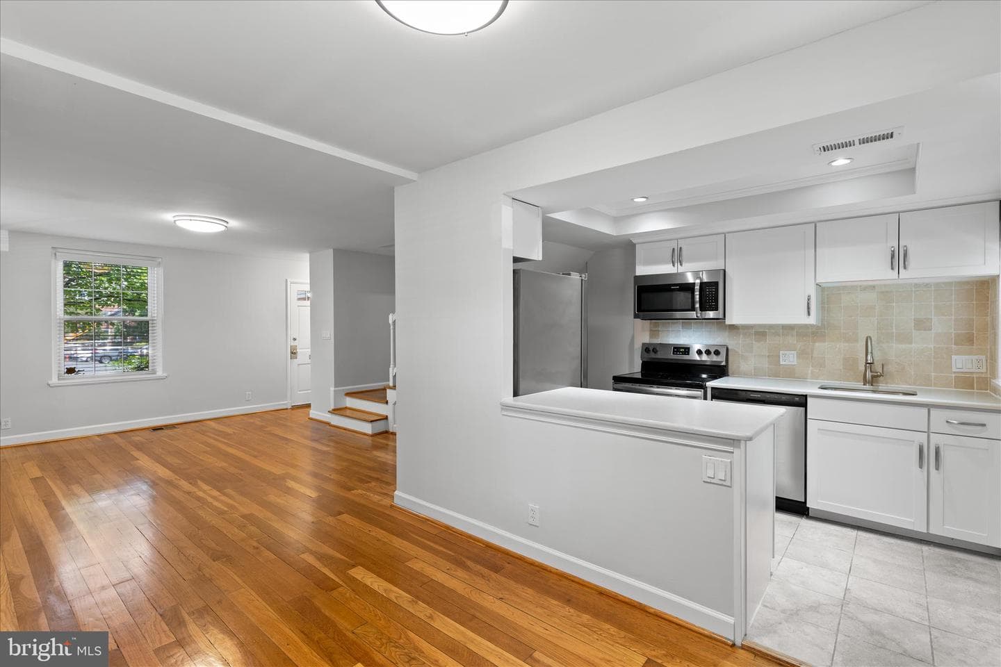 2990 S Columbus Street photo 6