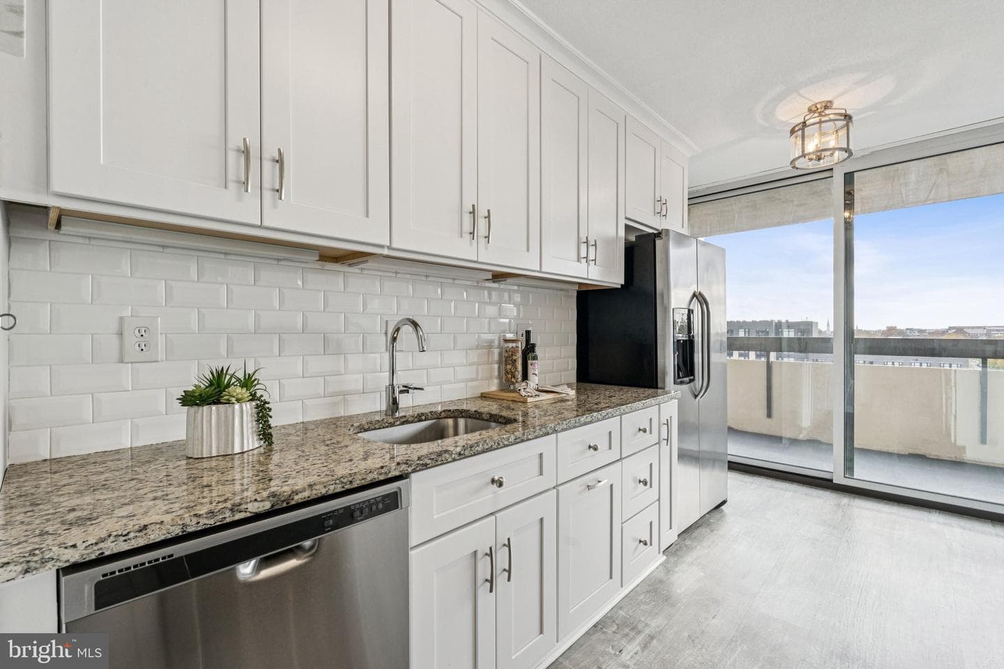 400 Madison St #603 photo 12