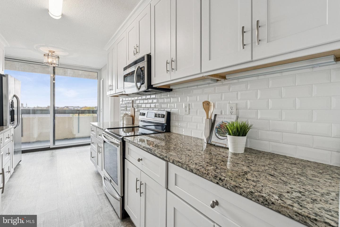 400 Madison St #603 photo 13