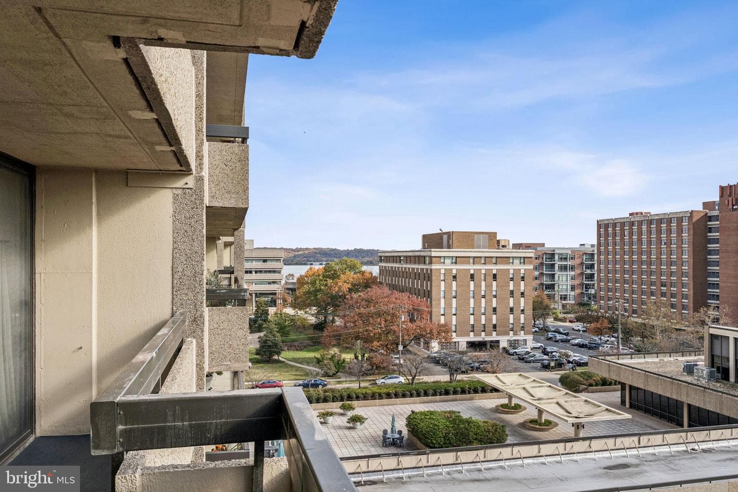 400 Madison St #603 photo 18