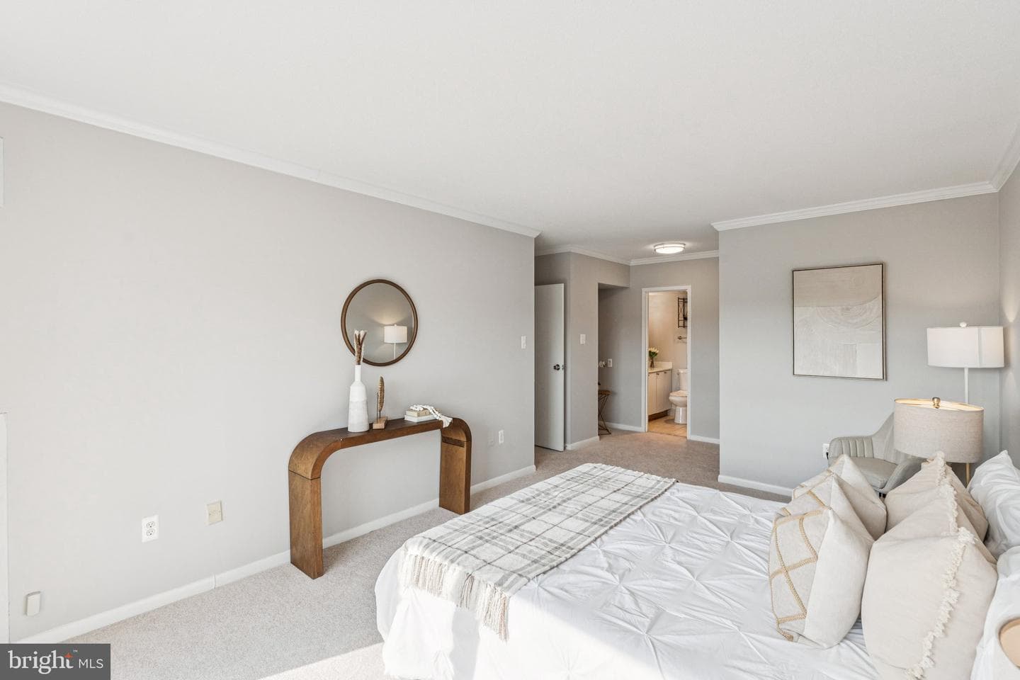 400 Madison St #603 photo 21