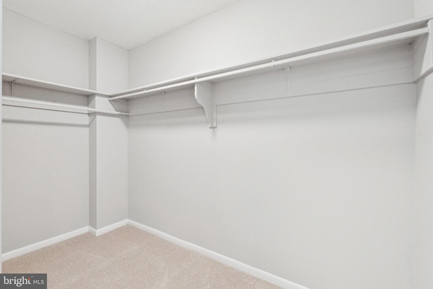 400 Madison St #603 photo 23