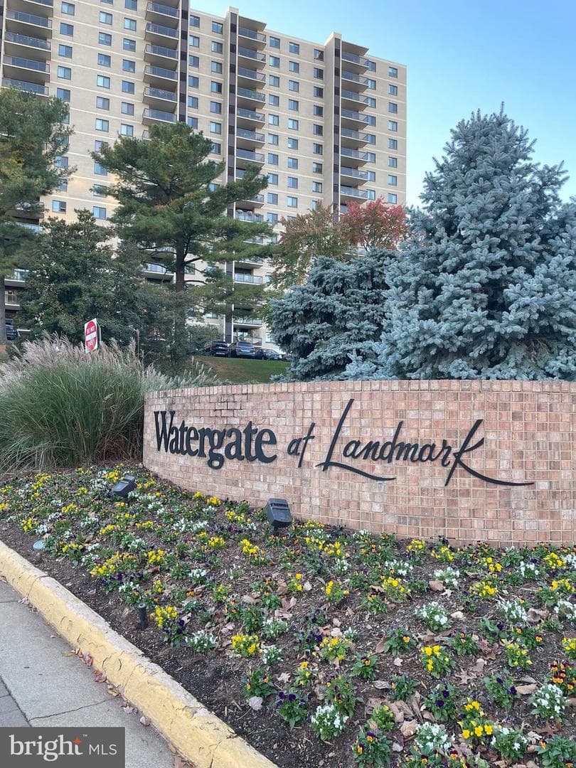 203 Yoakum Parkway #1807, Alexandria