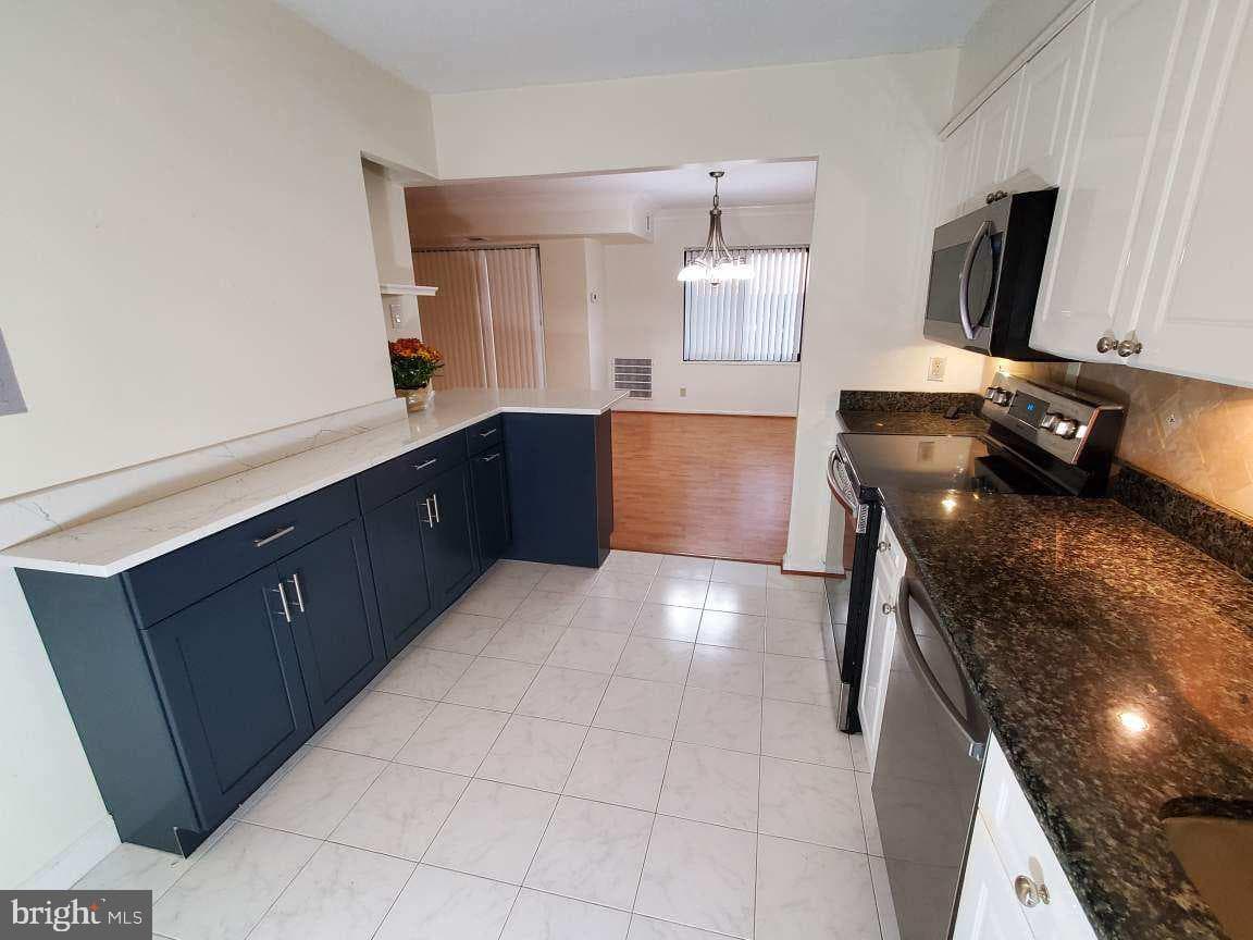 203 Yoakum Parkway #1807 photo 9