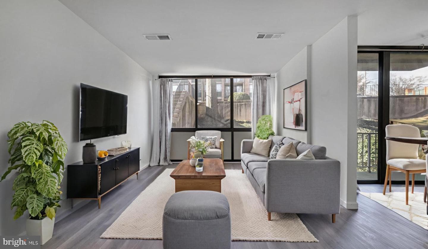 487 N Armistead Street #101 photo 1