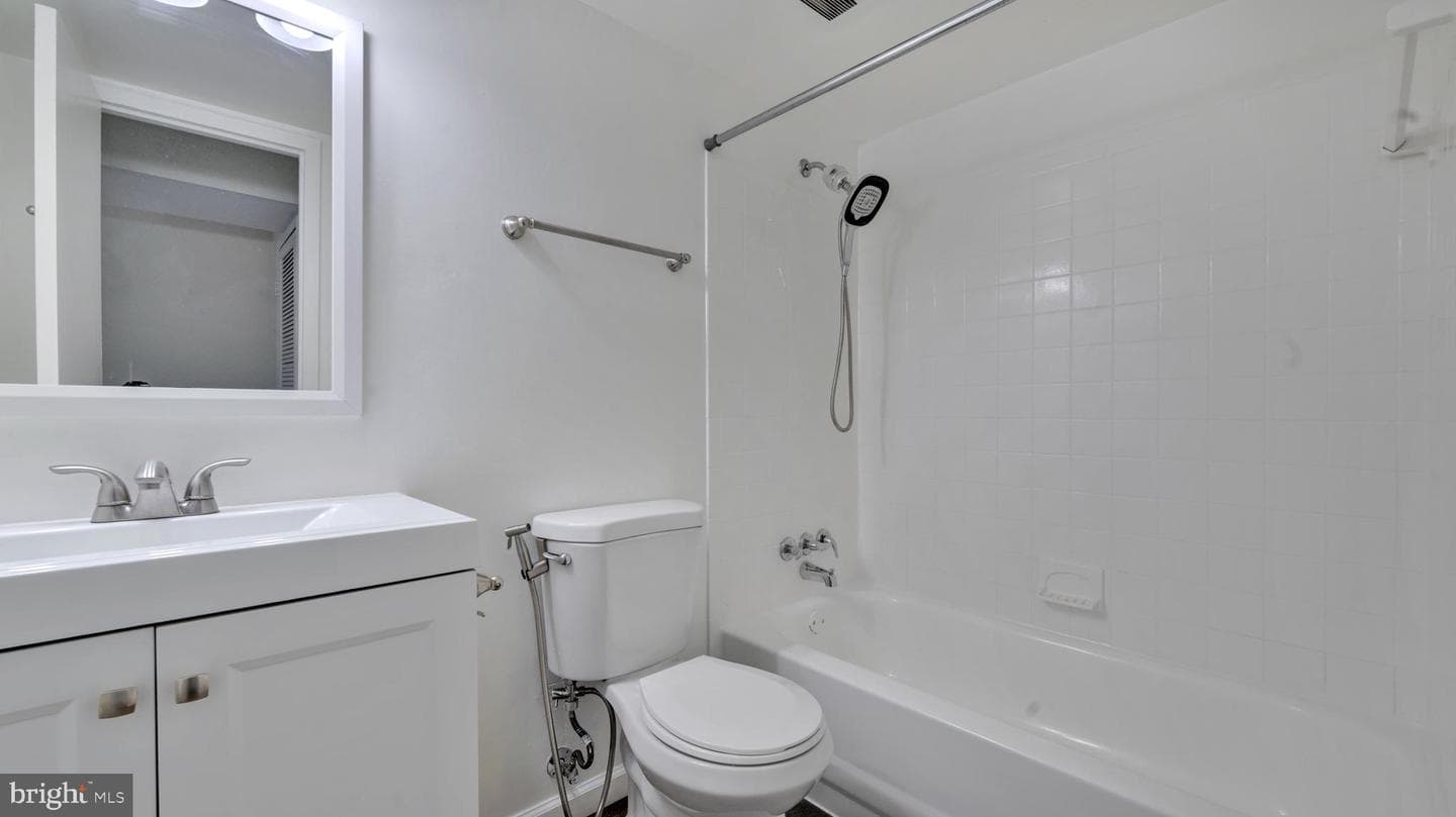 487 N Armistead Street #101 photo 10