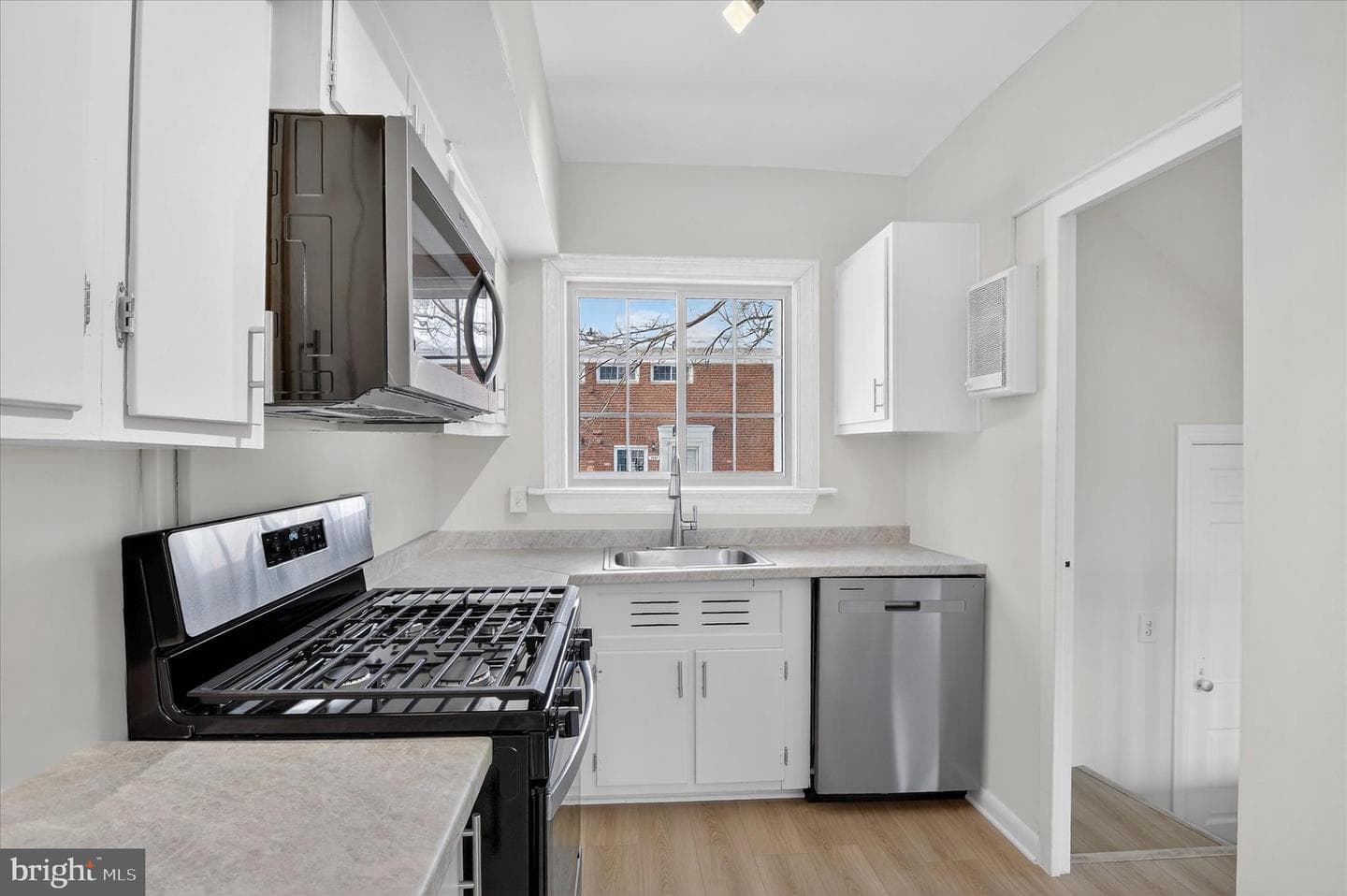 3129 Martha Custis Dr photo 11