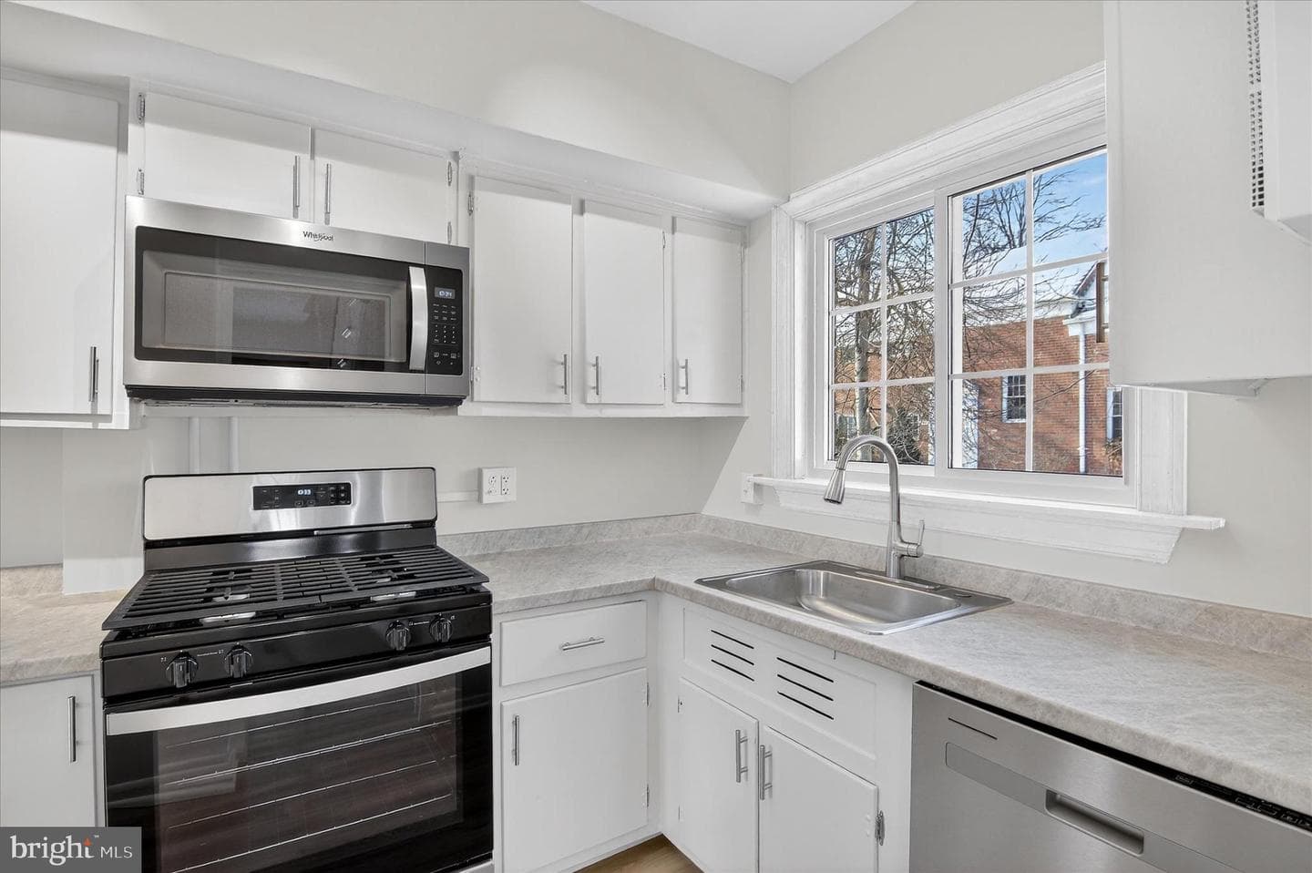 3129 Martha Custis Dr photo 12