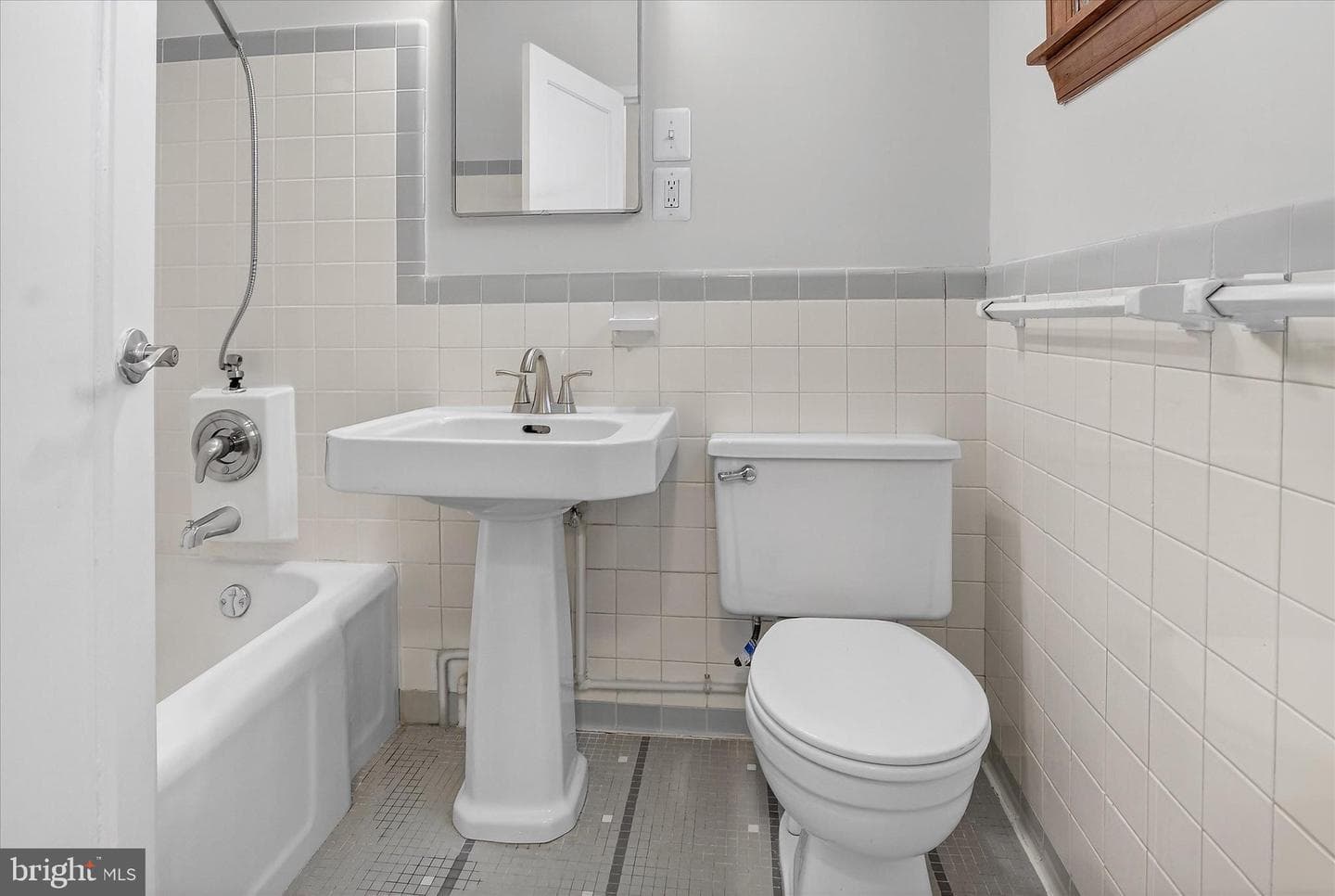 3129 Martha Custis Dr photo 20