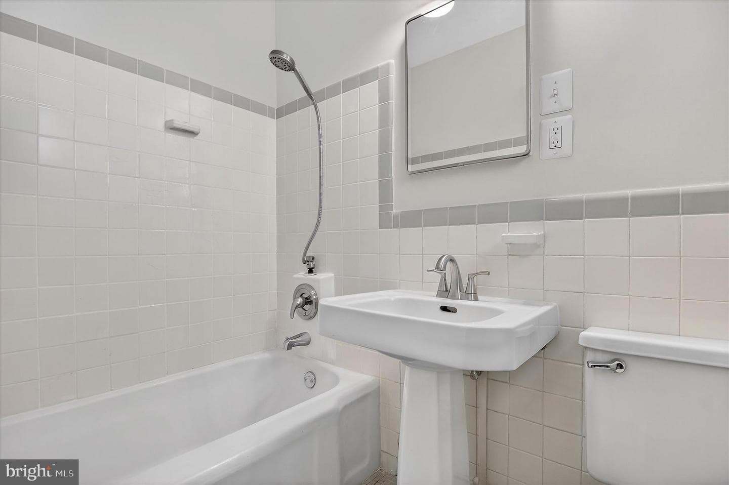 3129 Martha Custis Dr photo 21