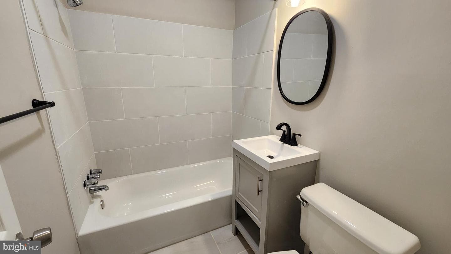 53 Skyhill Road #301 photo 16