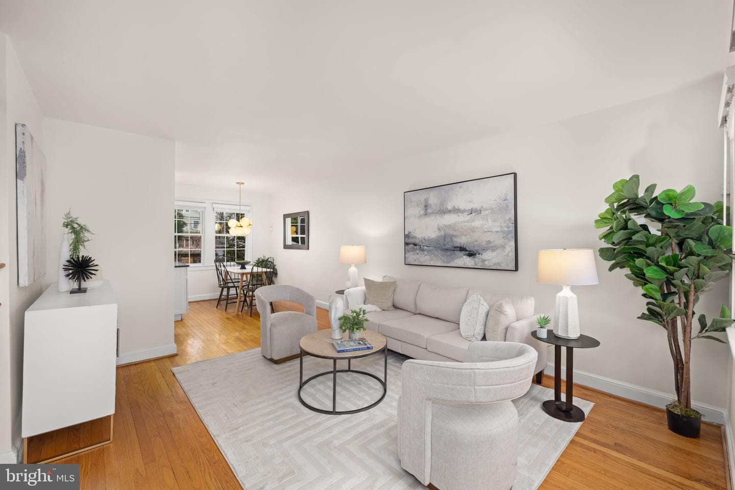 511 E Nelson Avenue photo 3