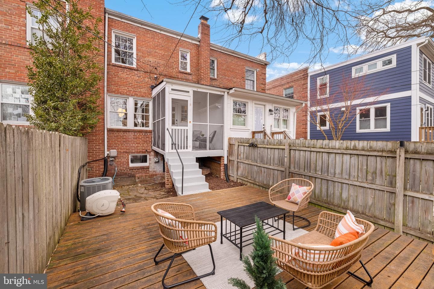 511 E Nelson Avenue photo 30