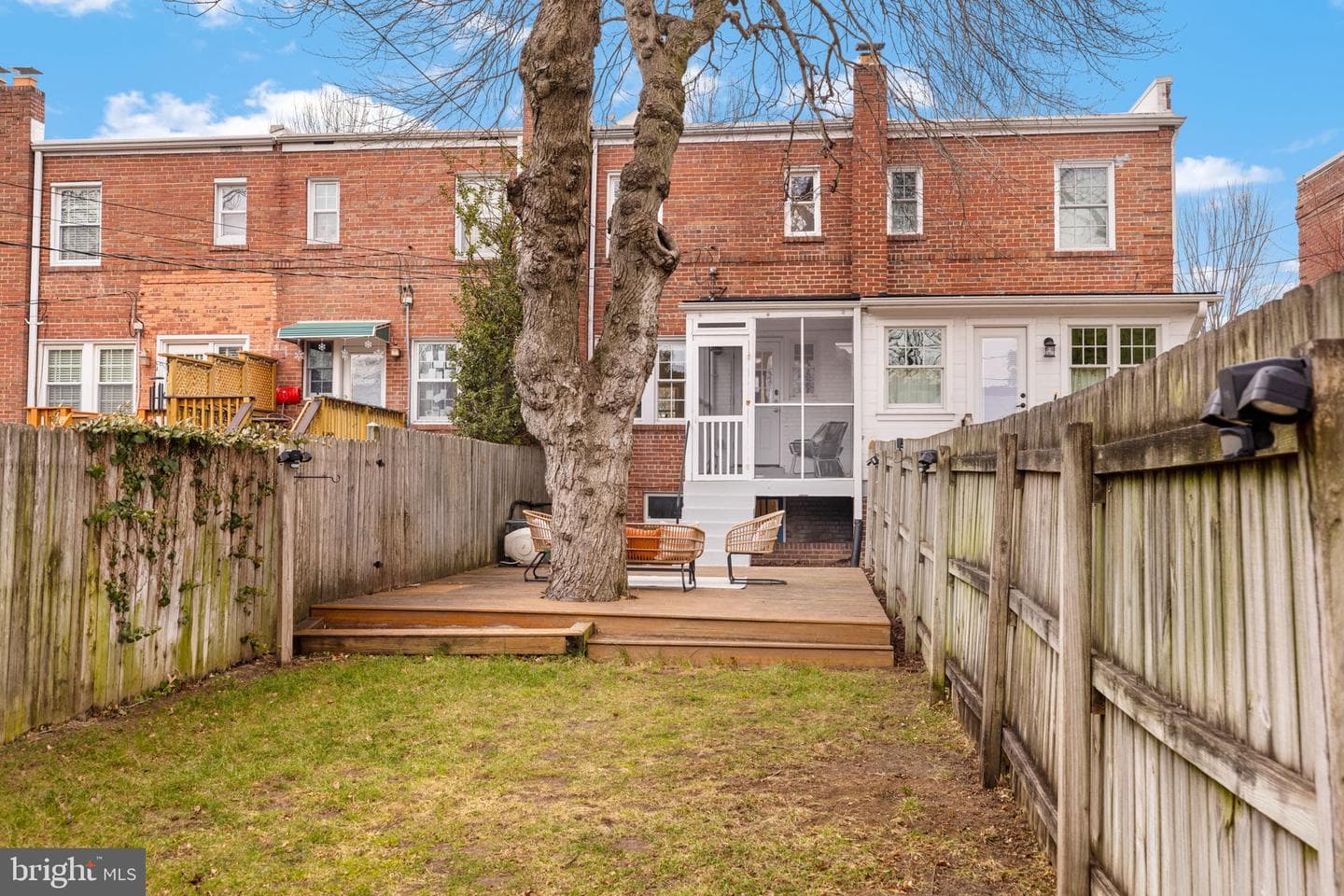511 E Nelson Avenue photo 31