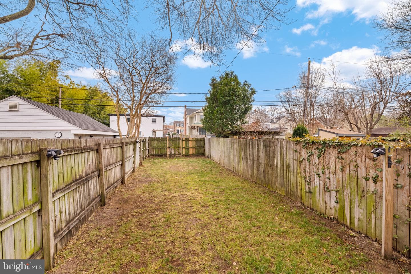 511 E Nelson Avenue photo 32
