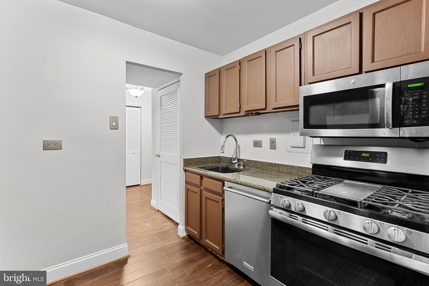5340 Holmes Run Parkway #107 photo 13