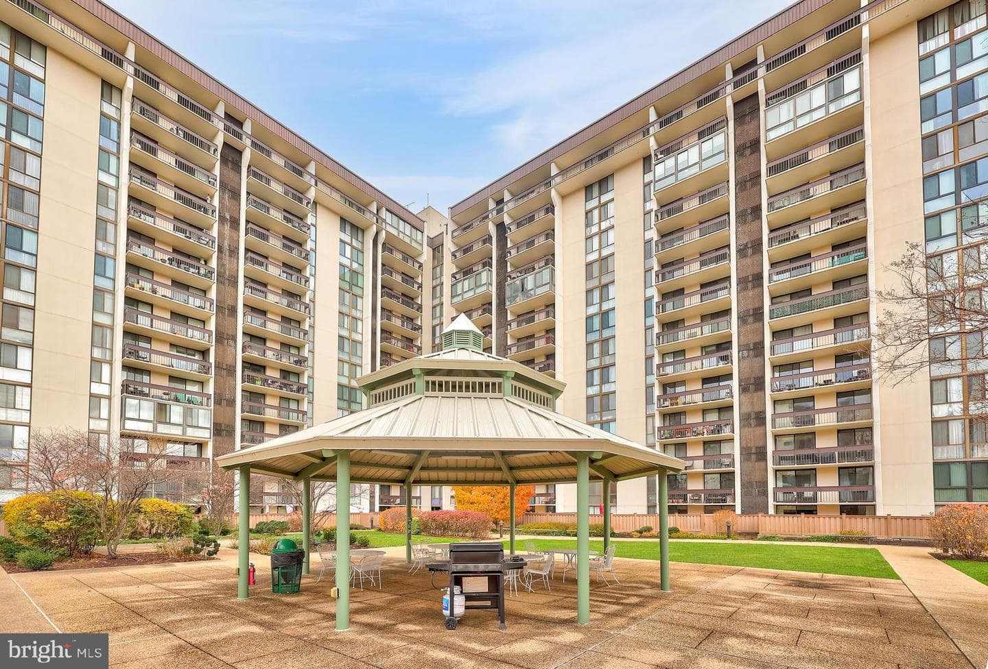 5300 Holmes Run Parkway #410 photo 29