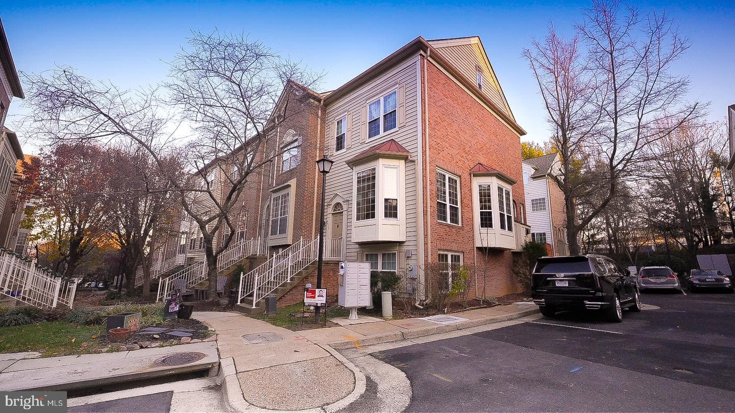6012 Ricketts Walk photo 1