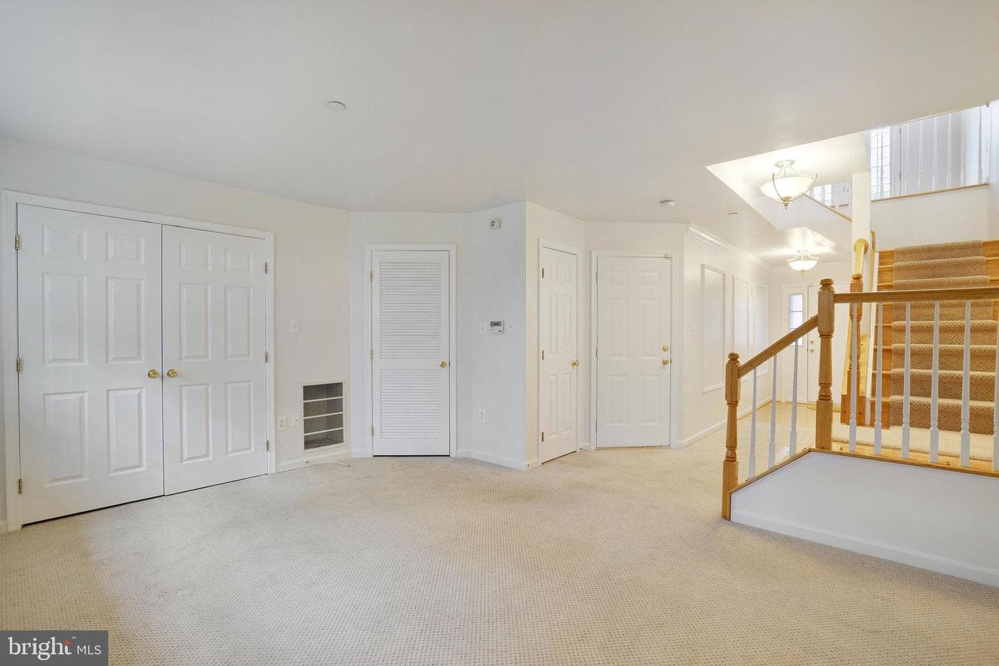 431 Stanton Place photo 8