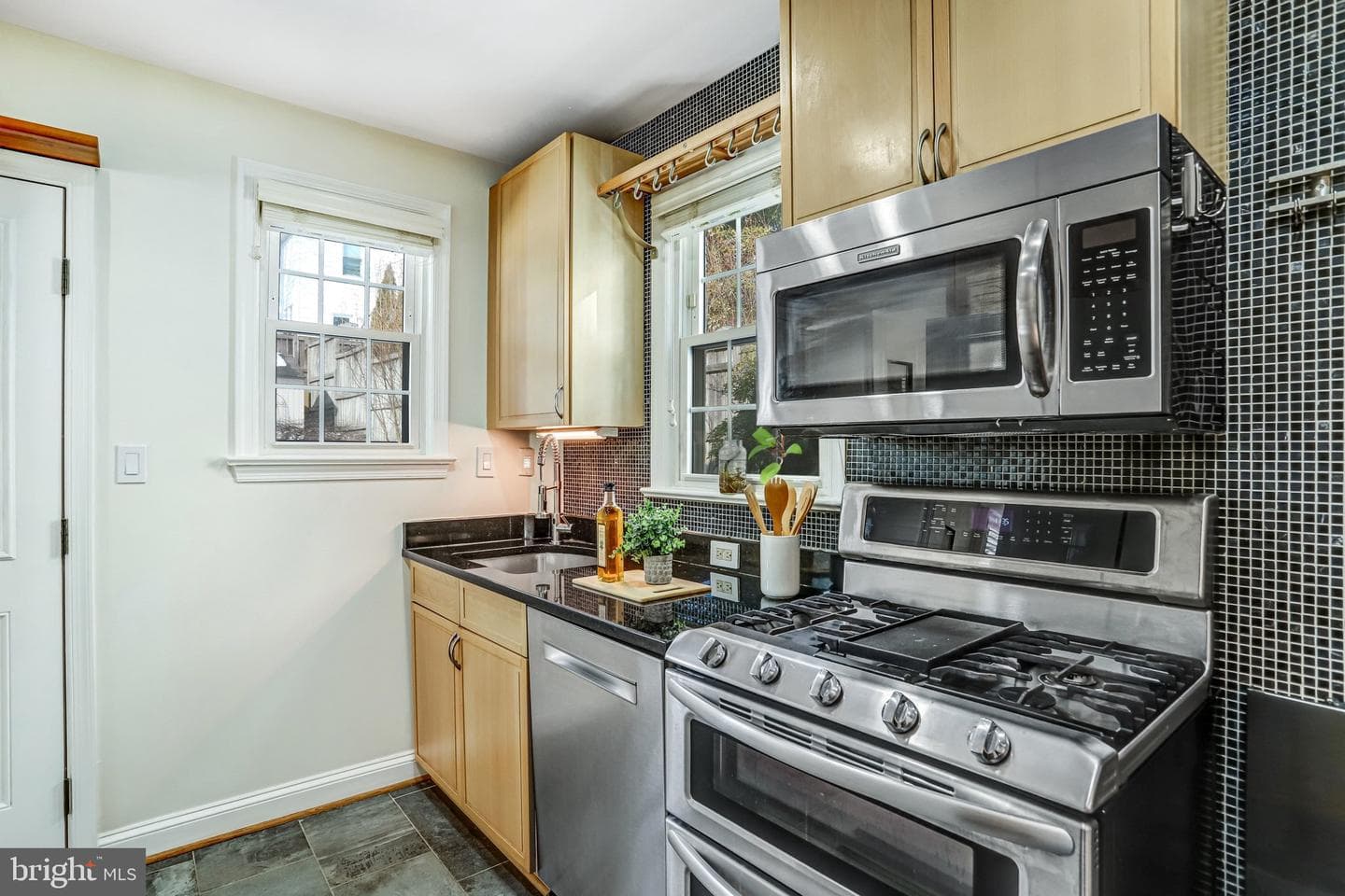 2708 Sycamore Street photo 24