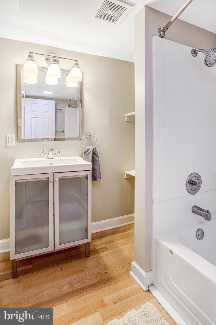 2708 Sycamore Street photo 44